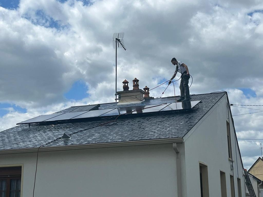 Nettoyage et traitement d'une couverture à Sucé Sur Erdre (44)